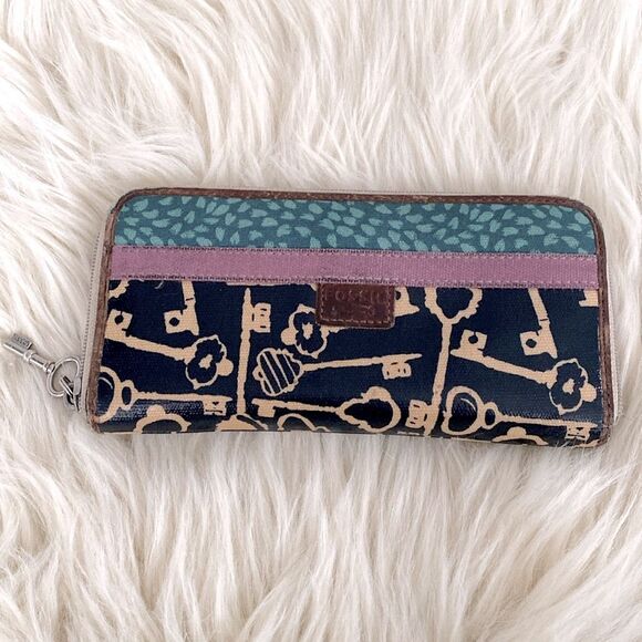 Fossil Key Print Long Wallet Navy & Teal Signature Key Charm Boho Cottagecore - Picture 1 of 5